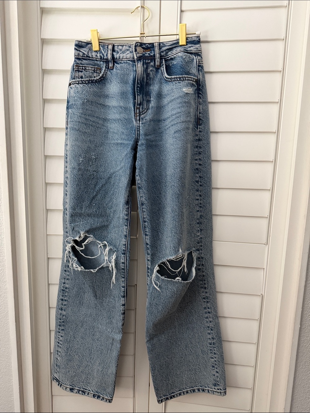 Forever 21 Premium Distressed 90s Fit Jeans